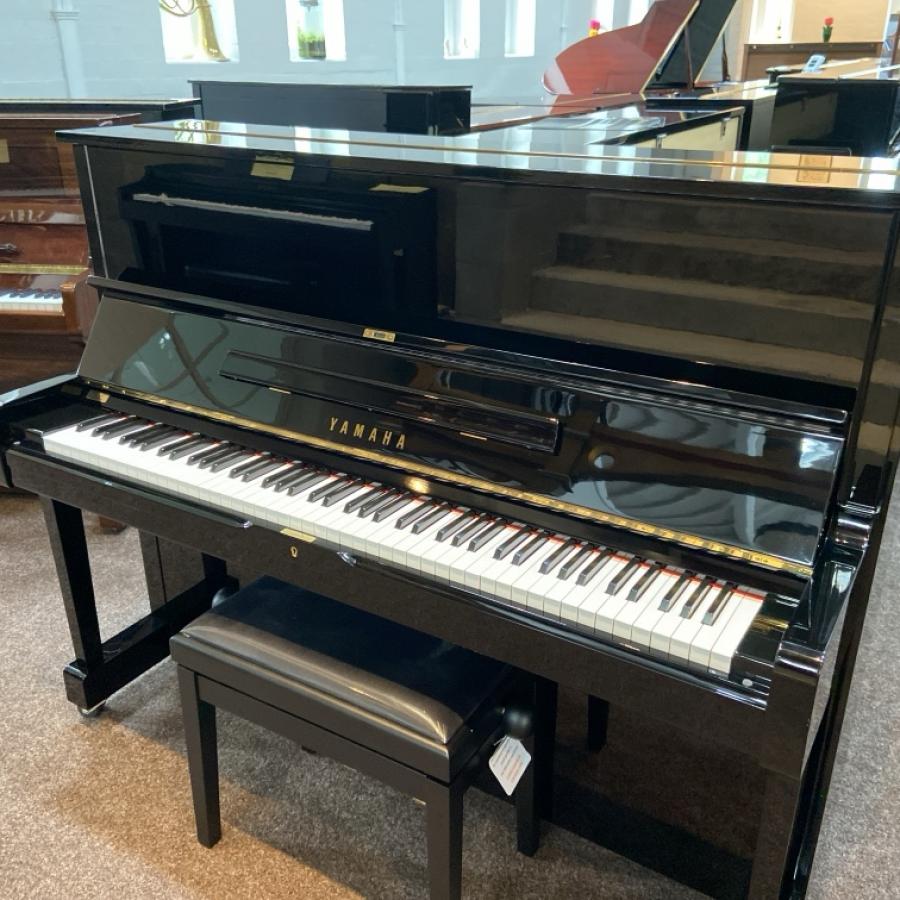 Yamaha U1 H