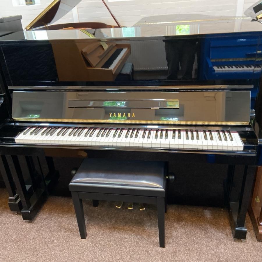 Yamaha U10 A