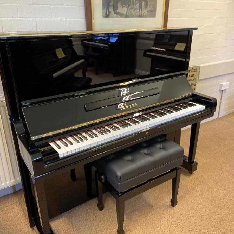 Yamaha U3 H
